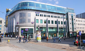 Centrum handlowo usługowe Kupiec Poznański, Pl. Wiosny Ludów 2, Poznań